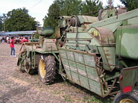 Moissoneuse-batteuse (Fete de la Moisson St Simeon de Bressieux 2006) (4)